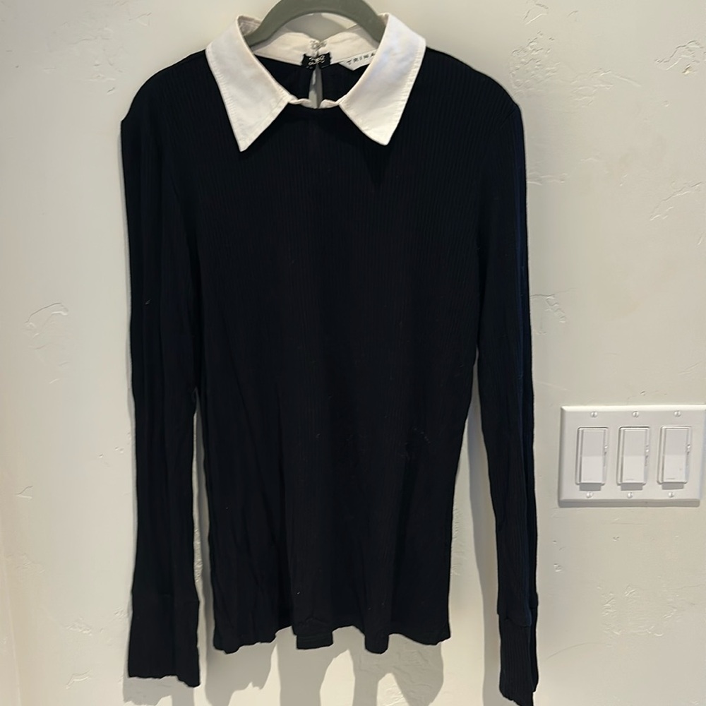 Trina Turk black fine ribbed sweater w/ white cotton collar, large.
